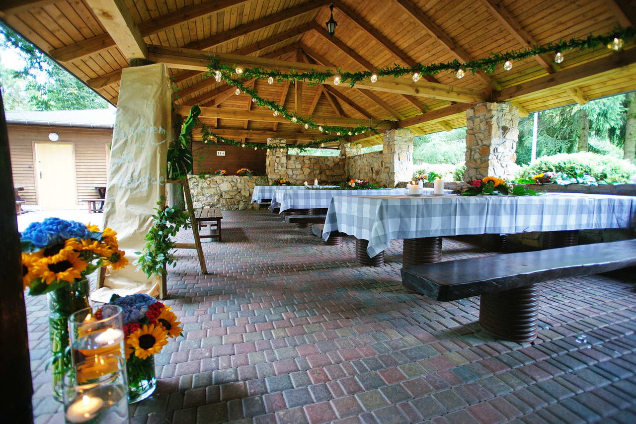 zdjęcie terenu CSK Rogowska - dekoracja ślubna